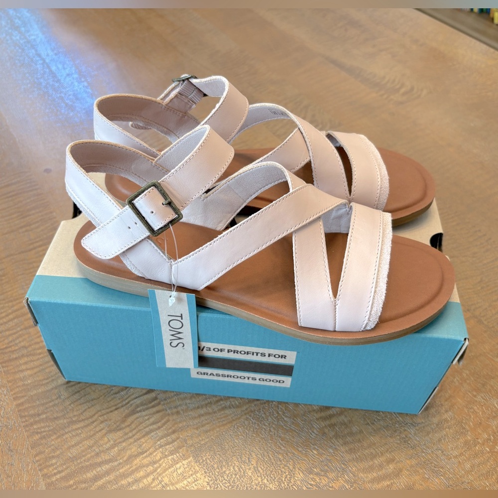 TOMS Sloane Sandals in Ballet Pink NWT size 8.5